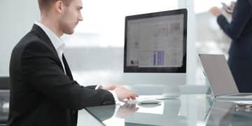 LinkedIn Lead Generation: Expert Tips for US Professionals in 2025 - Cover Image