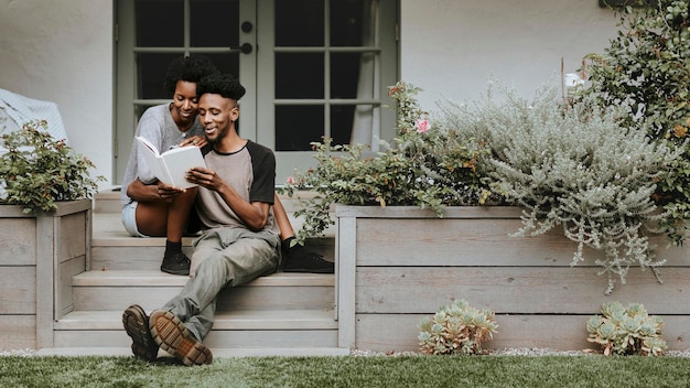 Navigating Political Differences in Relationships: A 2025 US Guide