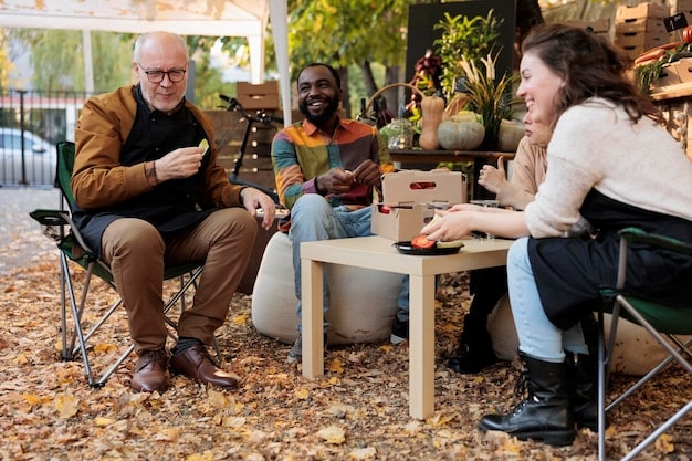Unspoken Rules: US Social Gatherings & American Etiquette Guide
